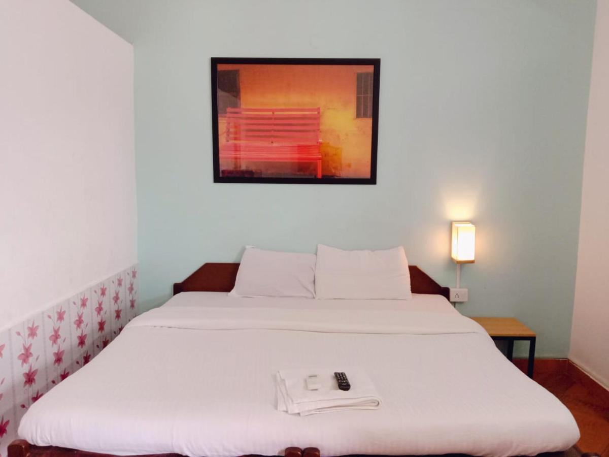 Baga Beach Paradise Hotel Esterno foto