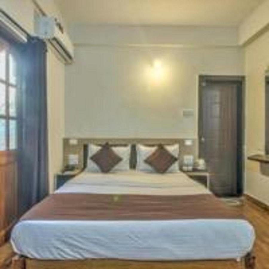Baga Beach Paradise Hotel Esterno foto
